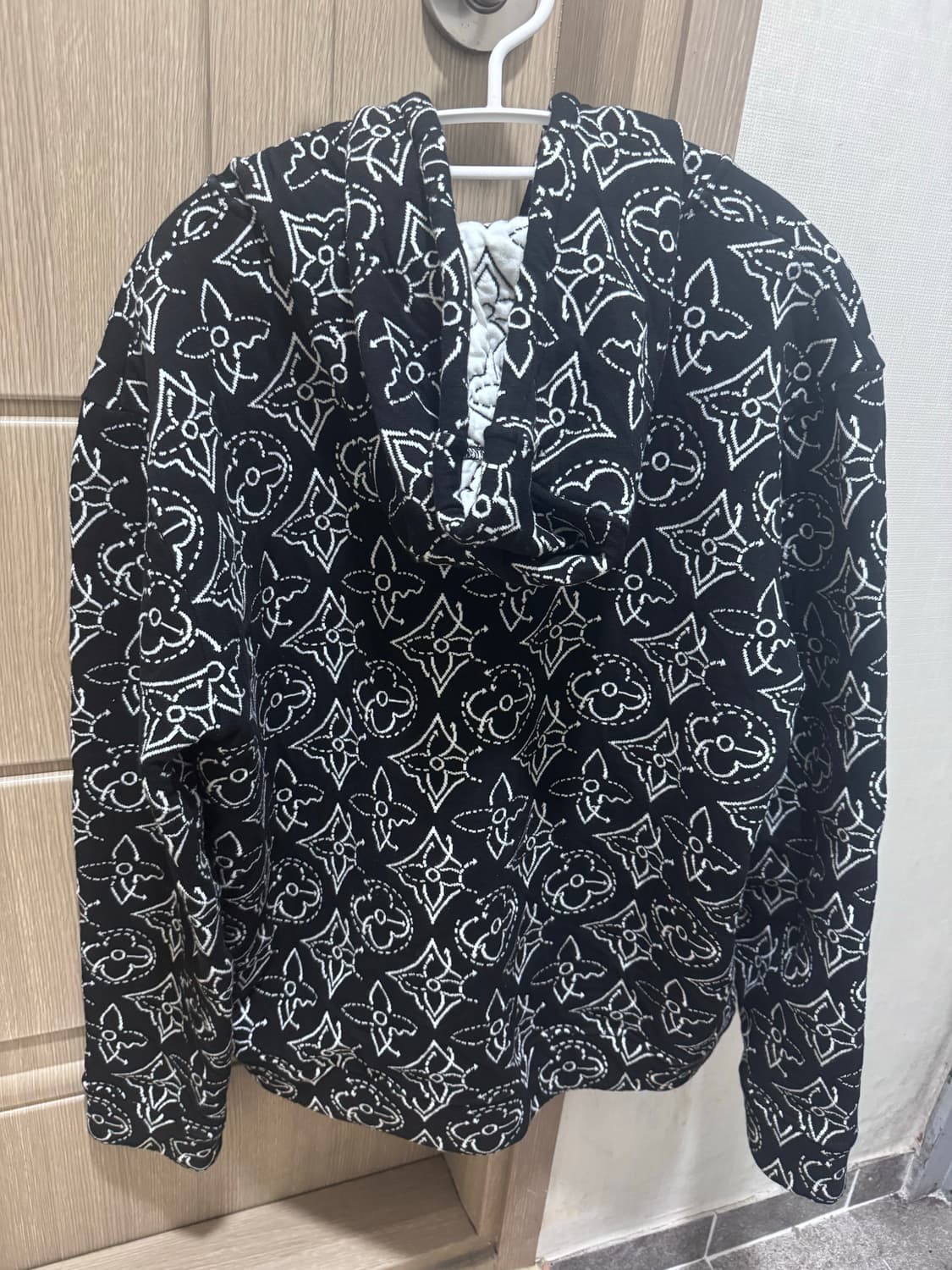 루이비통nba 콜라보 후드집업 상품이미지3