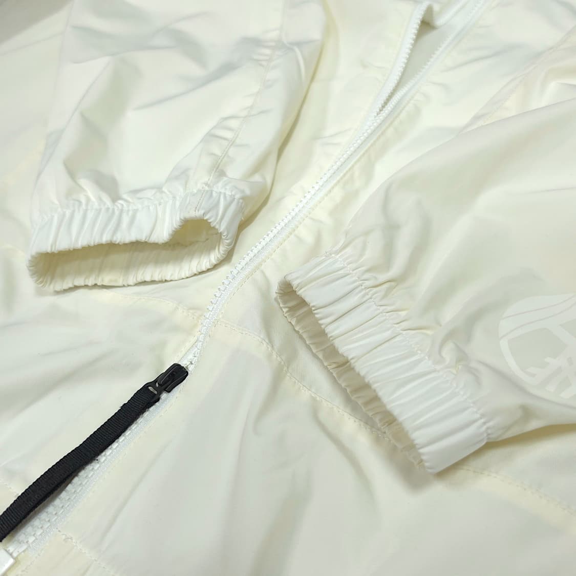 [XL] 팀버랜드 화이트/아이보리 빅로고 후드 오버핏 바람막이 상품이미지8