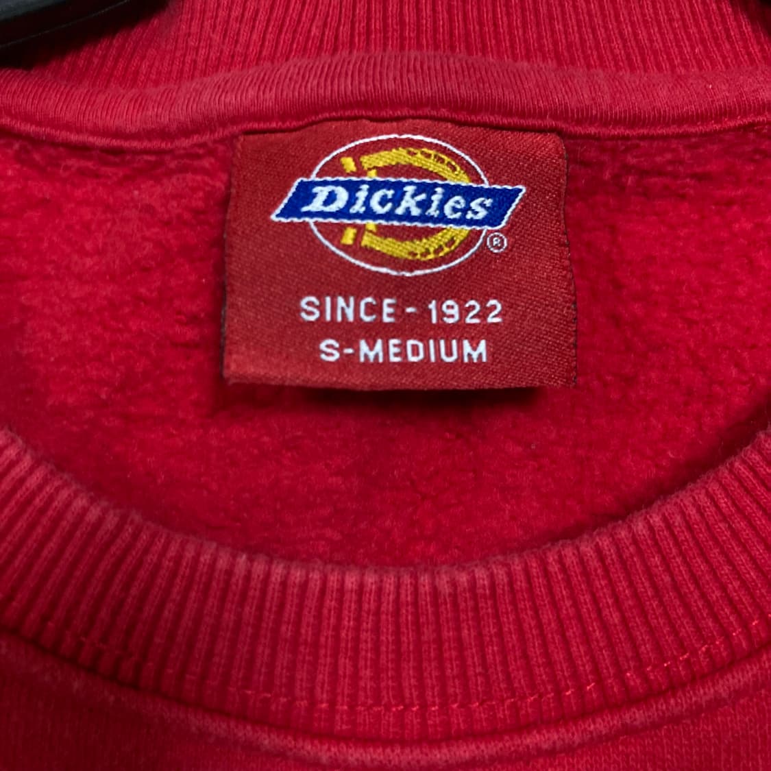 디키즈 스펠아웃 빅로고 레드 맨투맨 상품이미지2