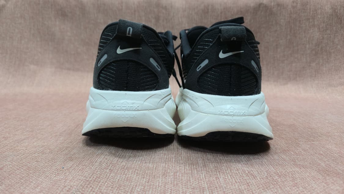 나이키 275mm-  줌 보메로 18 런닝화 블랙 코코넛 밀크 상품이미지5
