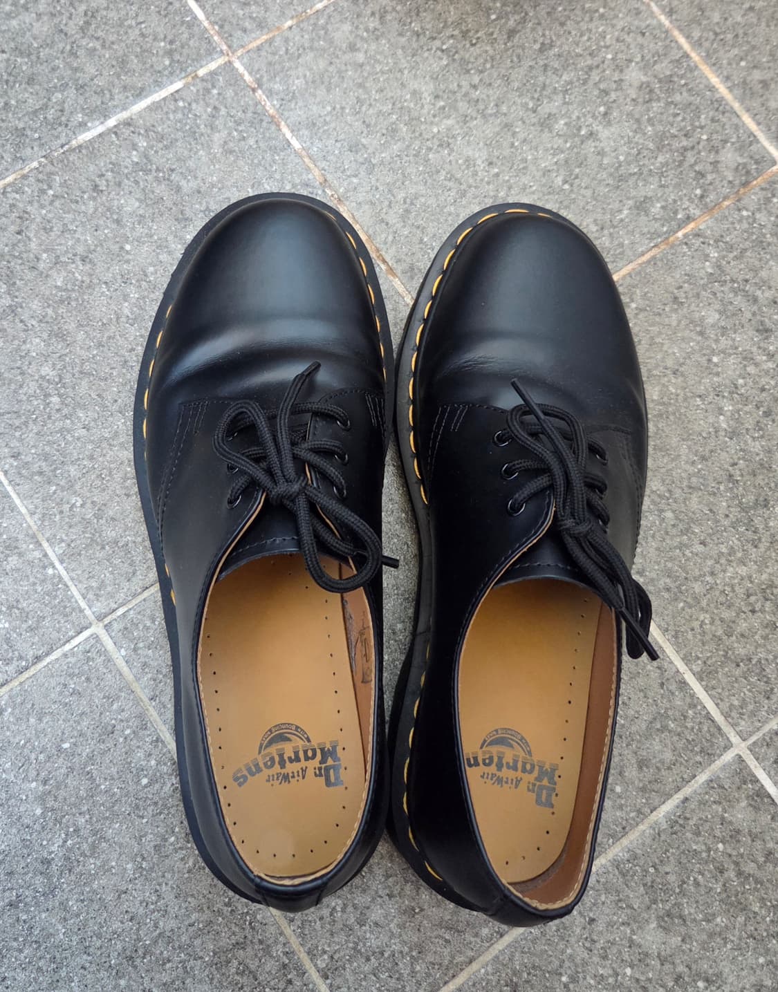 UK7 260 닥터마틴 1461 스무스 블랙 3홀 상품이미지1