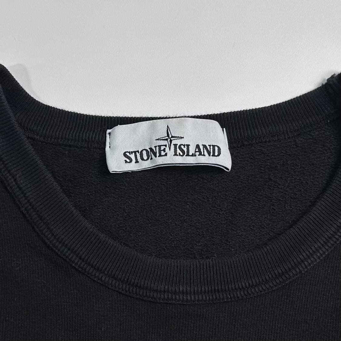  스톤 아일랜드 블랙 맨투맨 상품이미지9