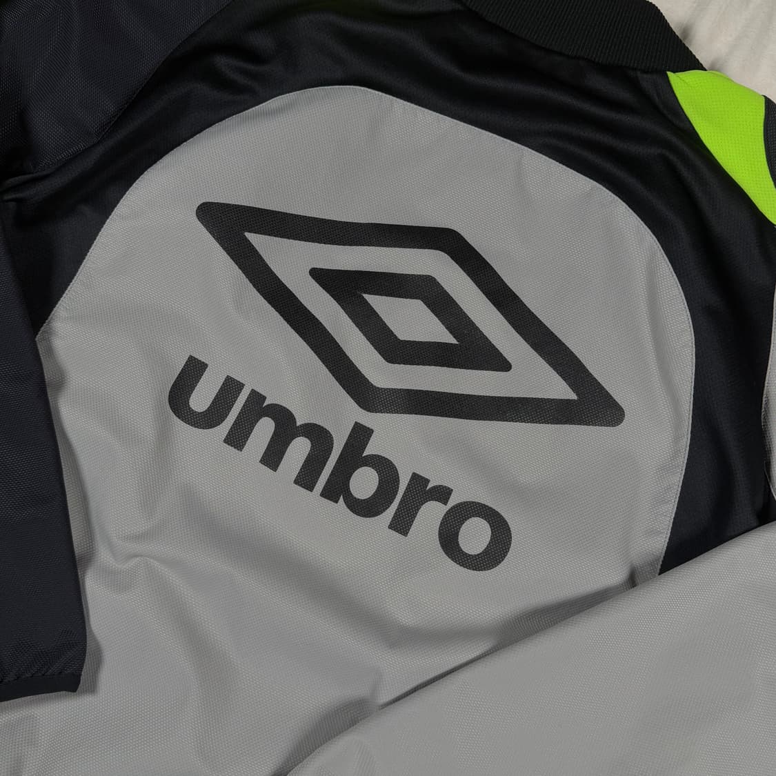 엄브로 바람막이 웜업 피스테 상품이미지5