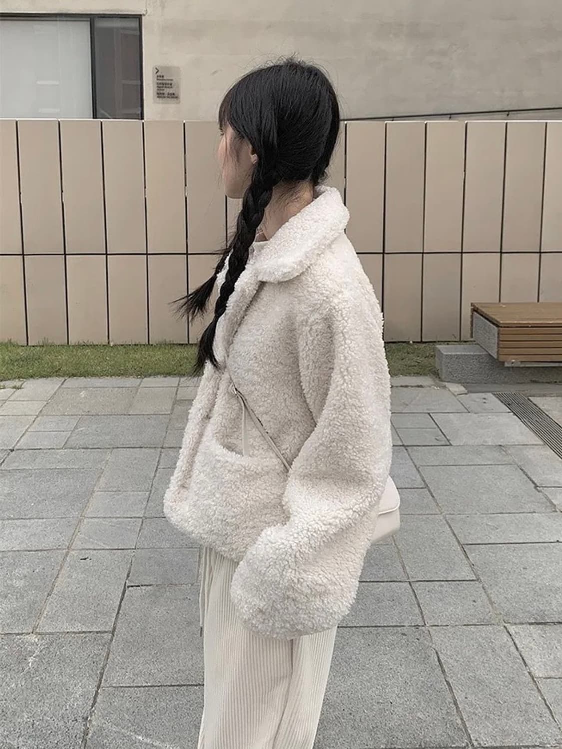 애니원모어 양털 카라 퍼 자켓 상품이미지3