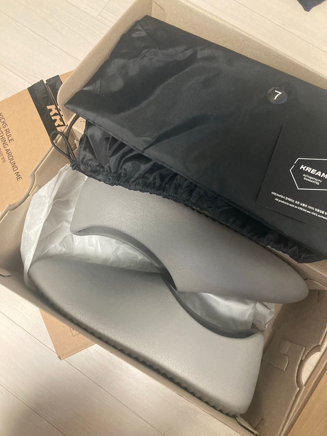 yeezy sl-01 사이즈7 새상품 판매 상품이미지1