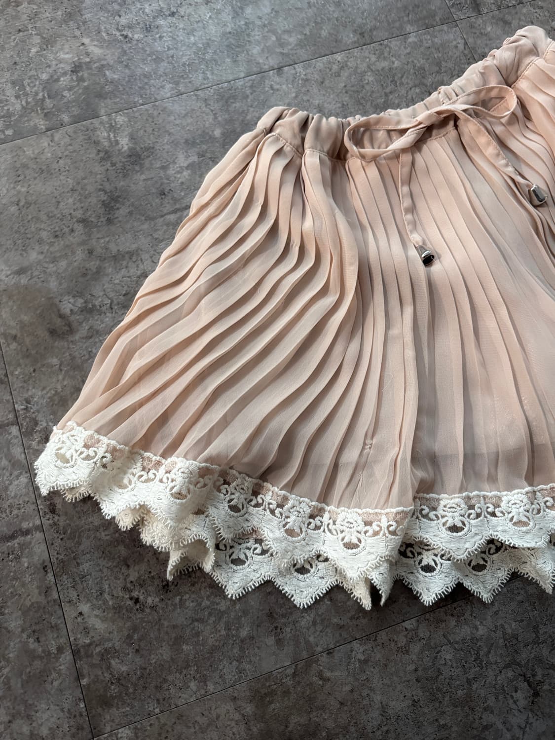 플리츠 레이스 트림 쇼츠 상품이미지3