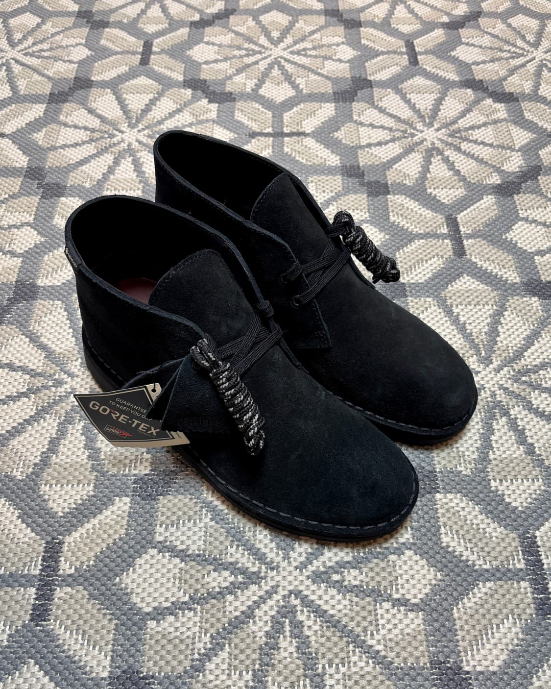 (250) 클락스 데저트 부츠 고어텍스 블랙 스웨이드 상품이미지1