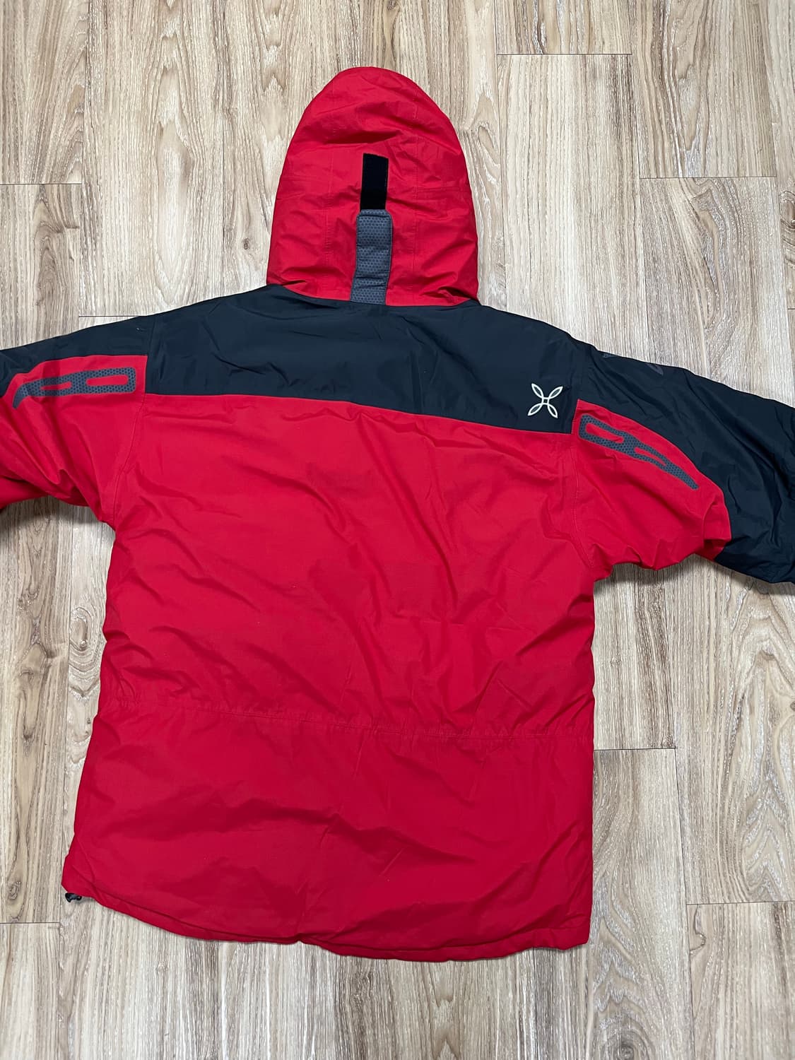 몬츄라 고어텍스 다운 패딩 상품이미지7