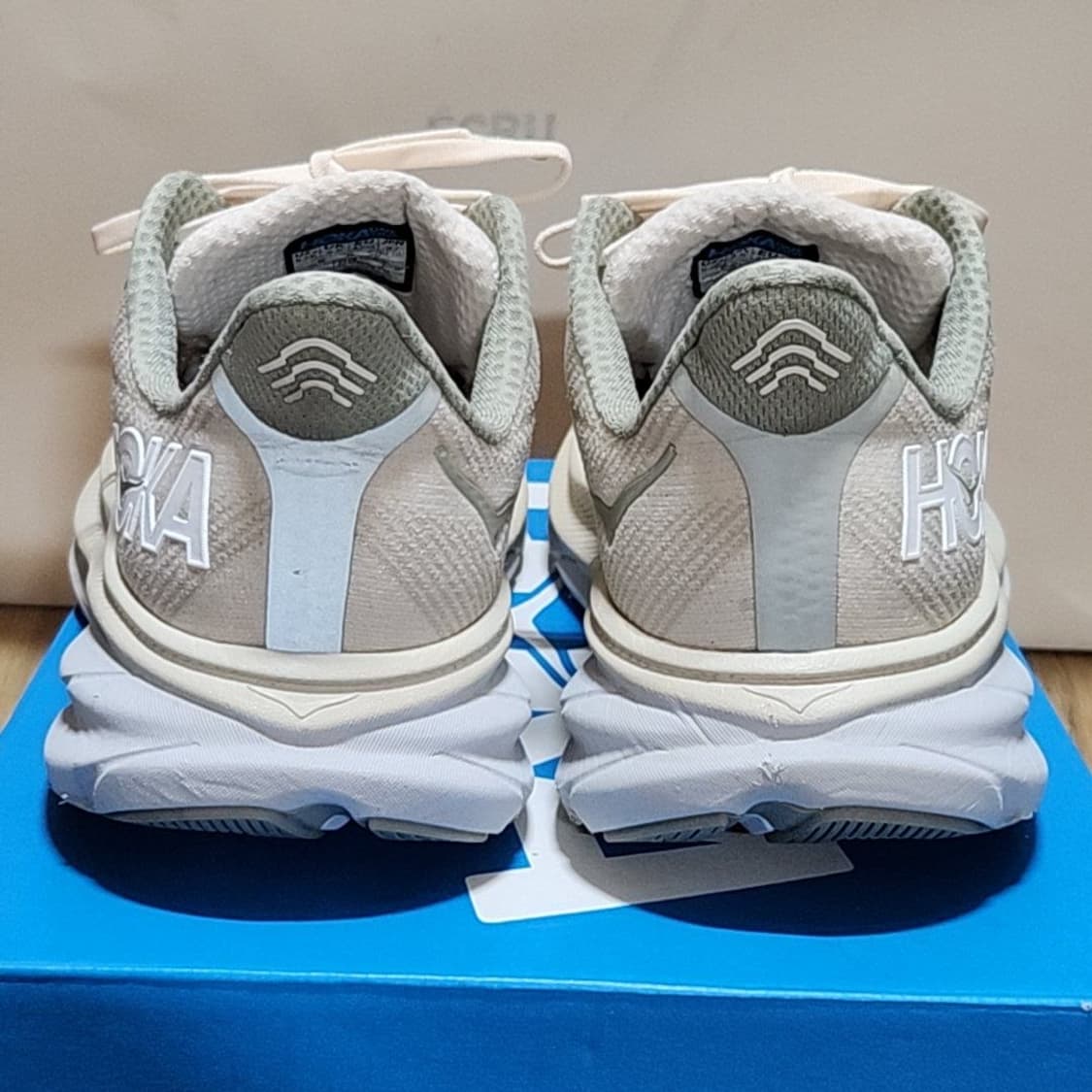 호카 270 클리프톤9 와이드 오트밀크 발리 상품이미지5