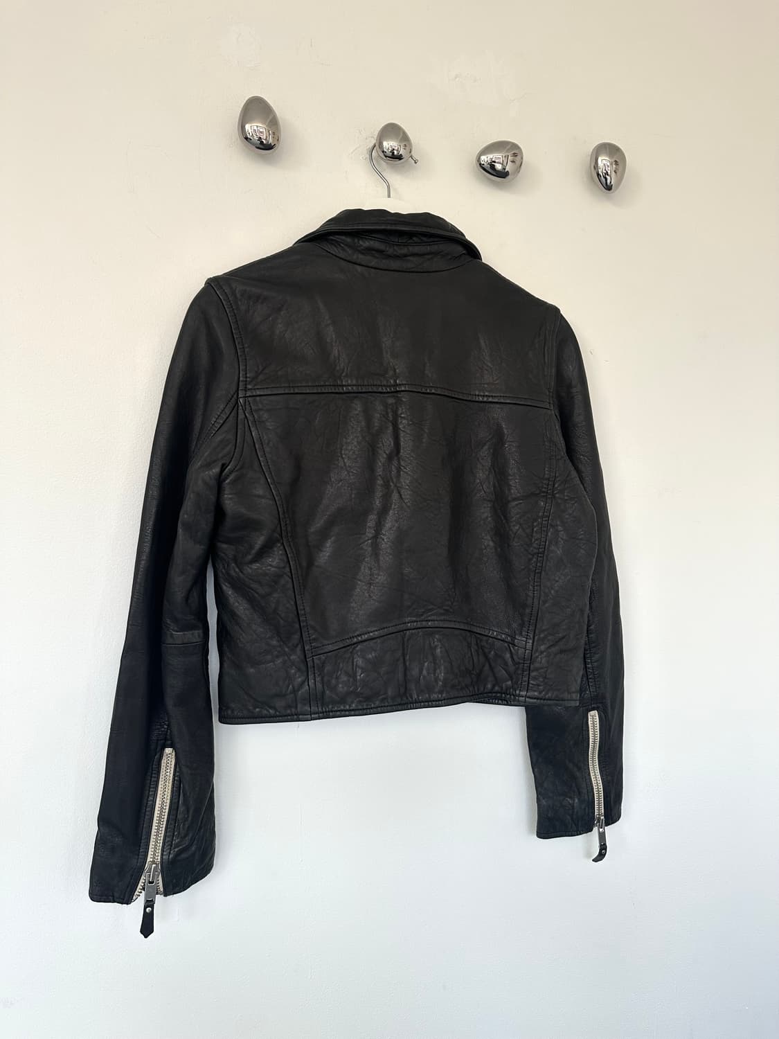 이자벨마랑 사선 하이넥 바이커 레더 자켓 상품이미지3