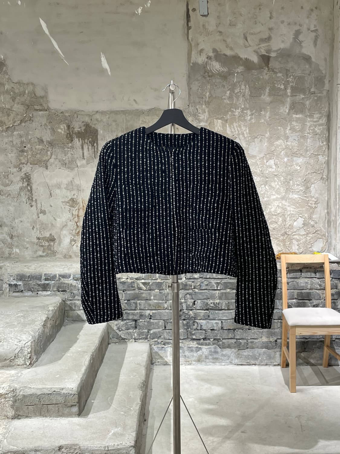 모스키노 블랙 도트 라인 트위드 크롭 자켓 상품이미지1