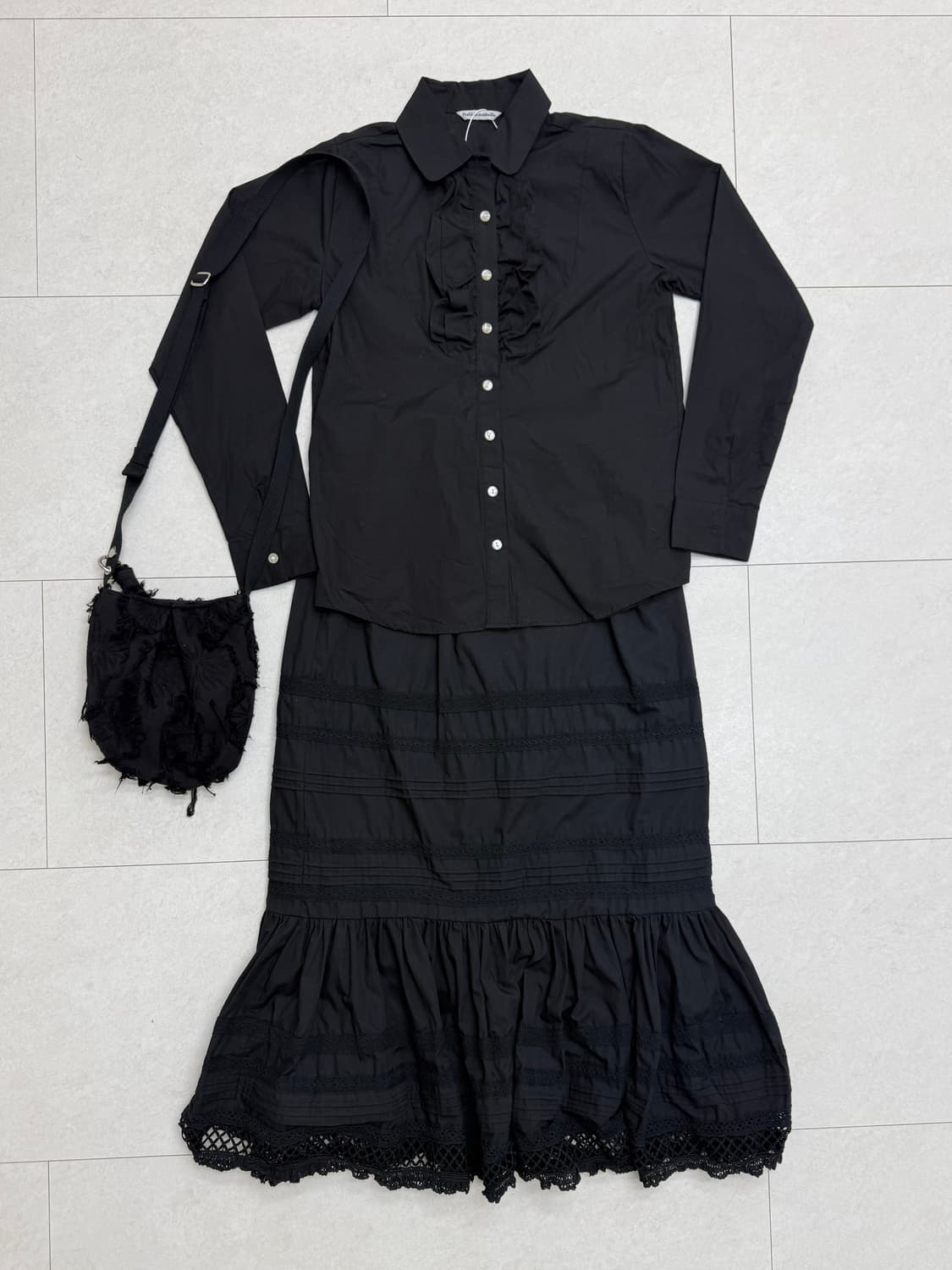 블랙 프릴 코디 상품이미지1