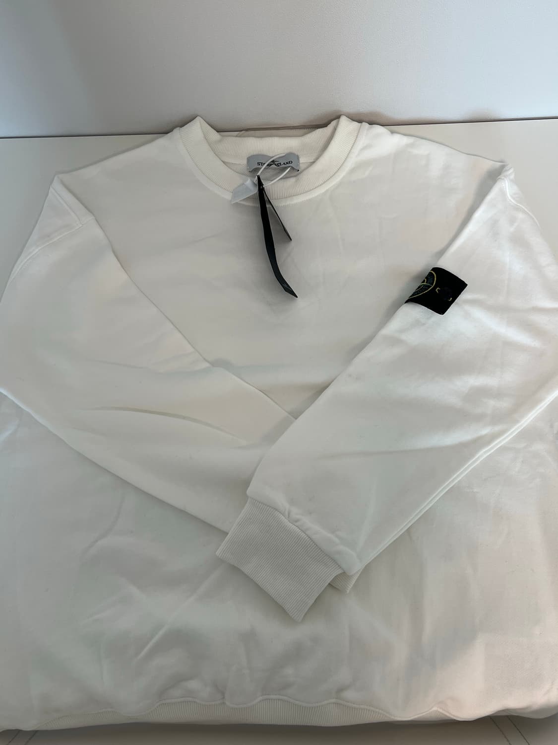 스톤아일랜드 화이트 맨투맨 새상품 상품이미지1