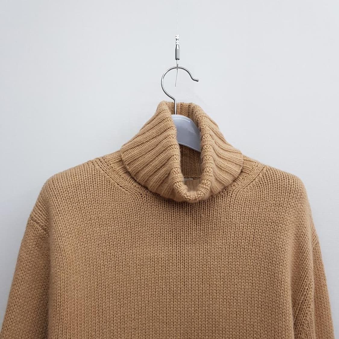 AND YOU 앤유 코펜하겐 배색 소매 하프 터틀넥 니트 1사이즈 상품이미지2