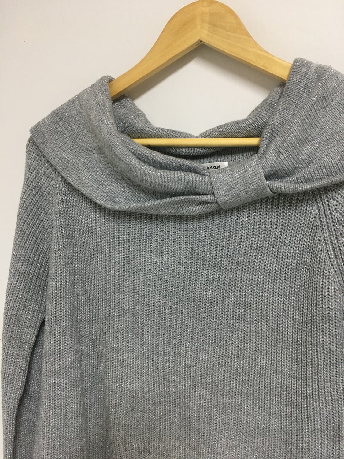 리본 오프숄더 보트넥 니트 상품이미지7