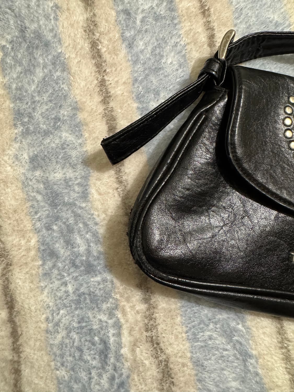 더뮤지엄비지터 하트 포인트 가죽 가방 상품이미지2