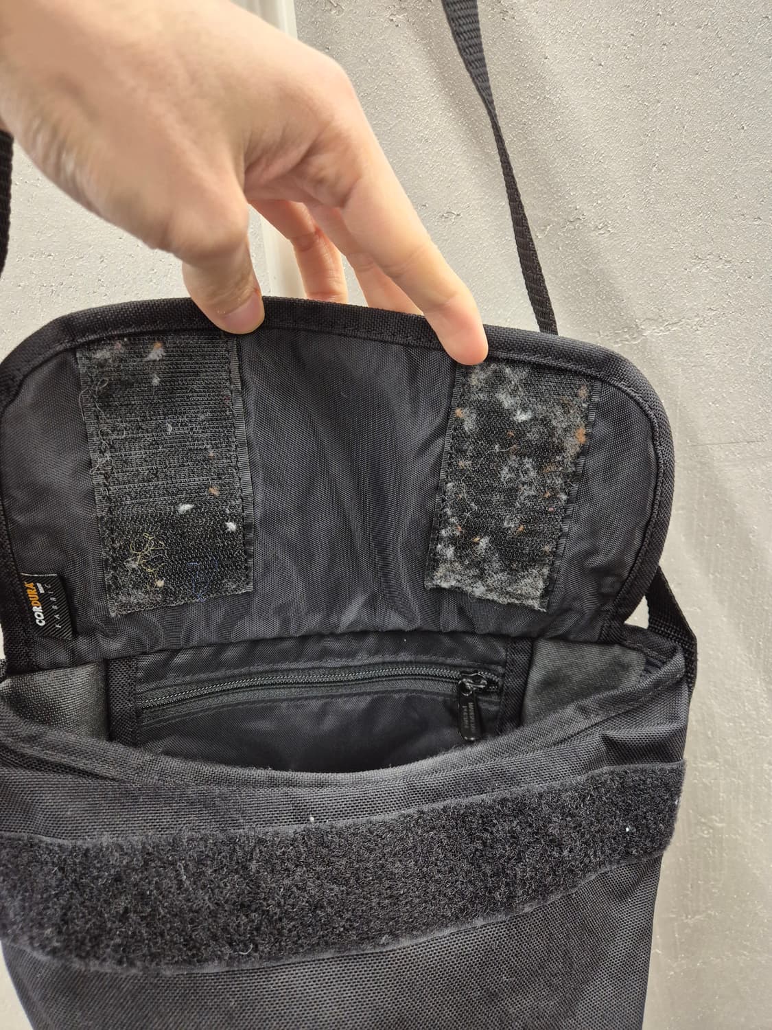 디스이즈네버댓 맨하탄포티지 블랙 크로스백 상품이미지4