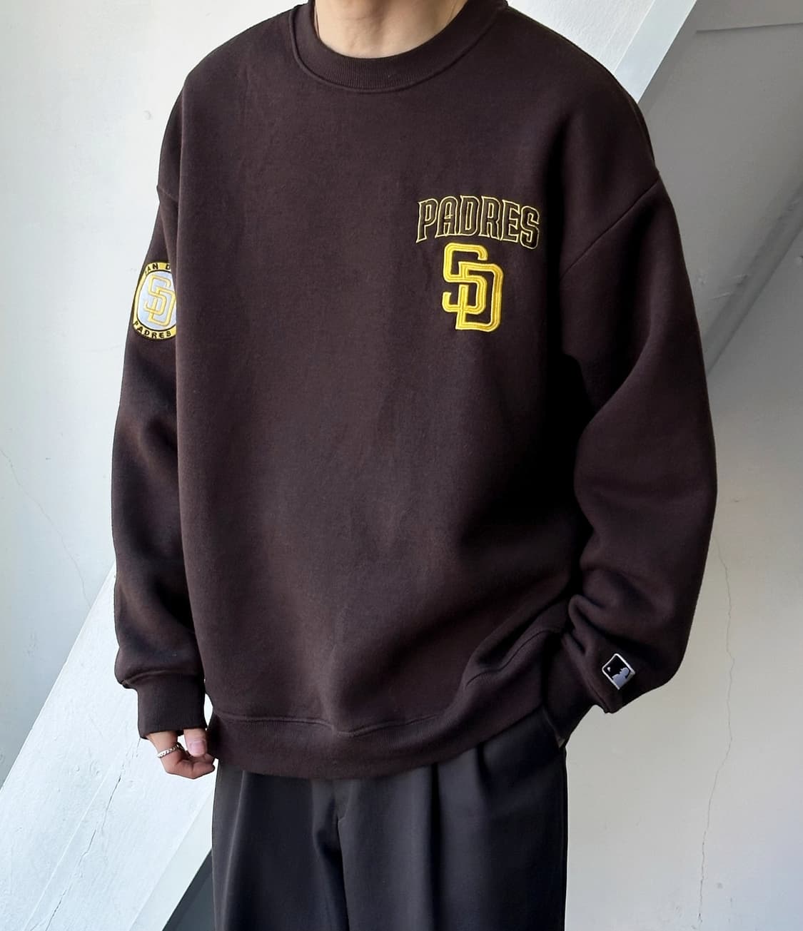 Design patch warm lining sweat P/O 상품이미지9