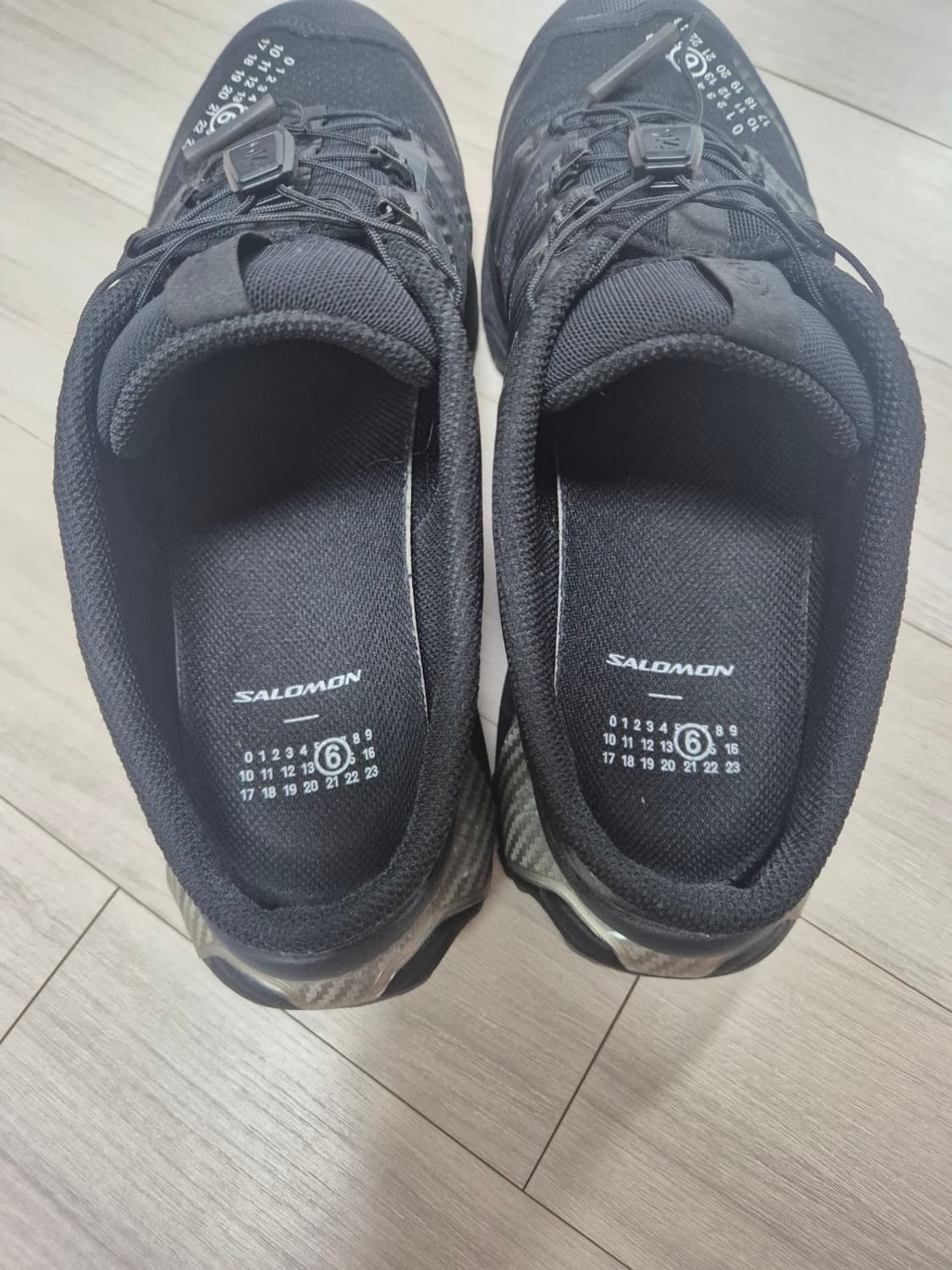 살로몬 x MM6 메종 마르지엘라 XT-4 뮬 블랙 280 상품이미지3