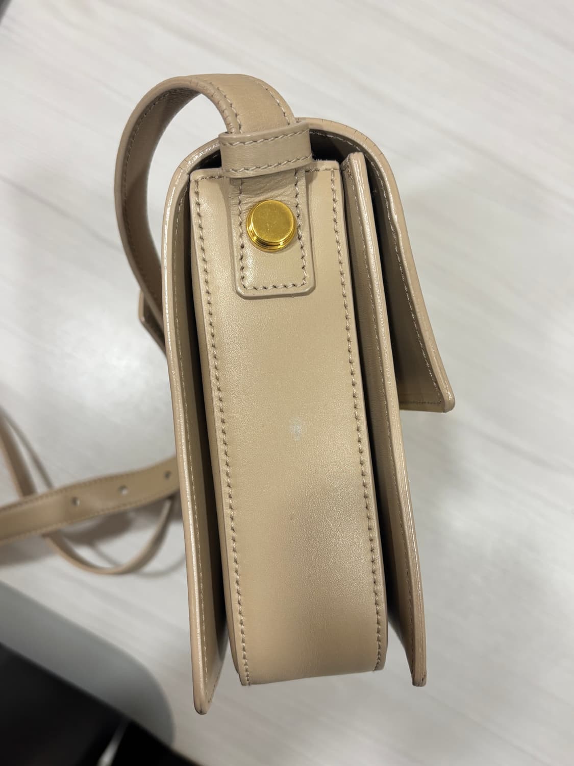 생로랑 삭 루루 베이지 숄더백 상품이미지3