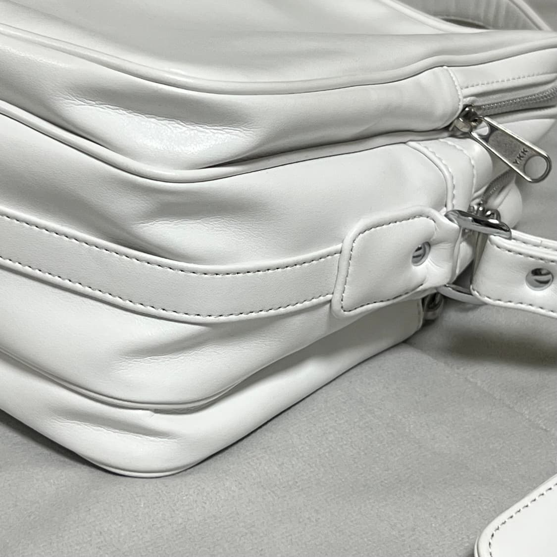 꼼데가르송 크로스백 화이트 상품이미지10