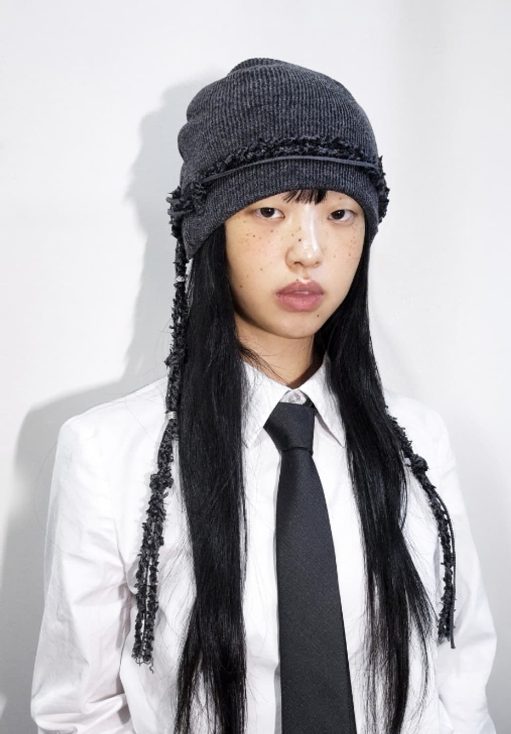 KNIT BRAID BEANIE . CHARCOAL 상품이미지5