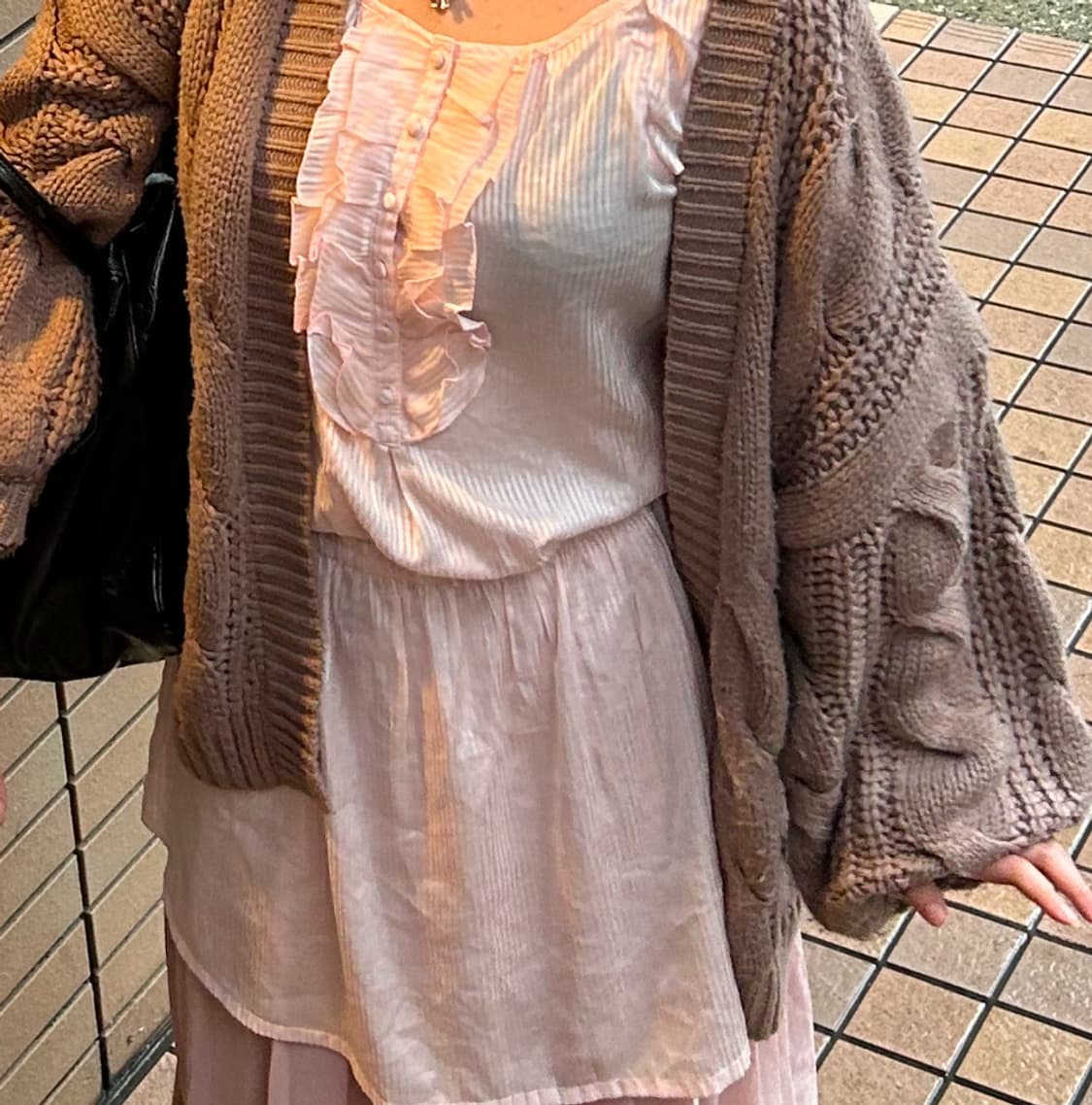 핑크빛 베이지브라운) 빈티지 모리걸 꽈배기 니트 가디건 상품이미지3