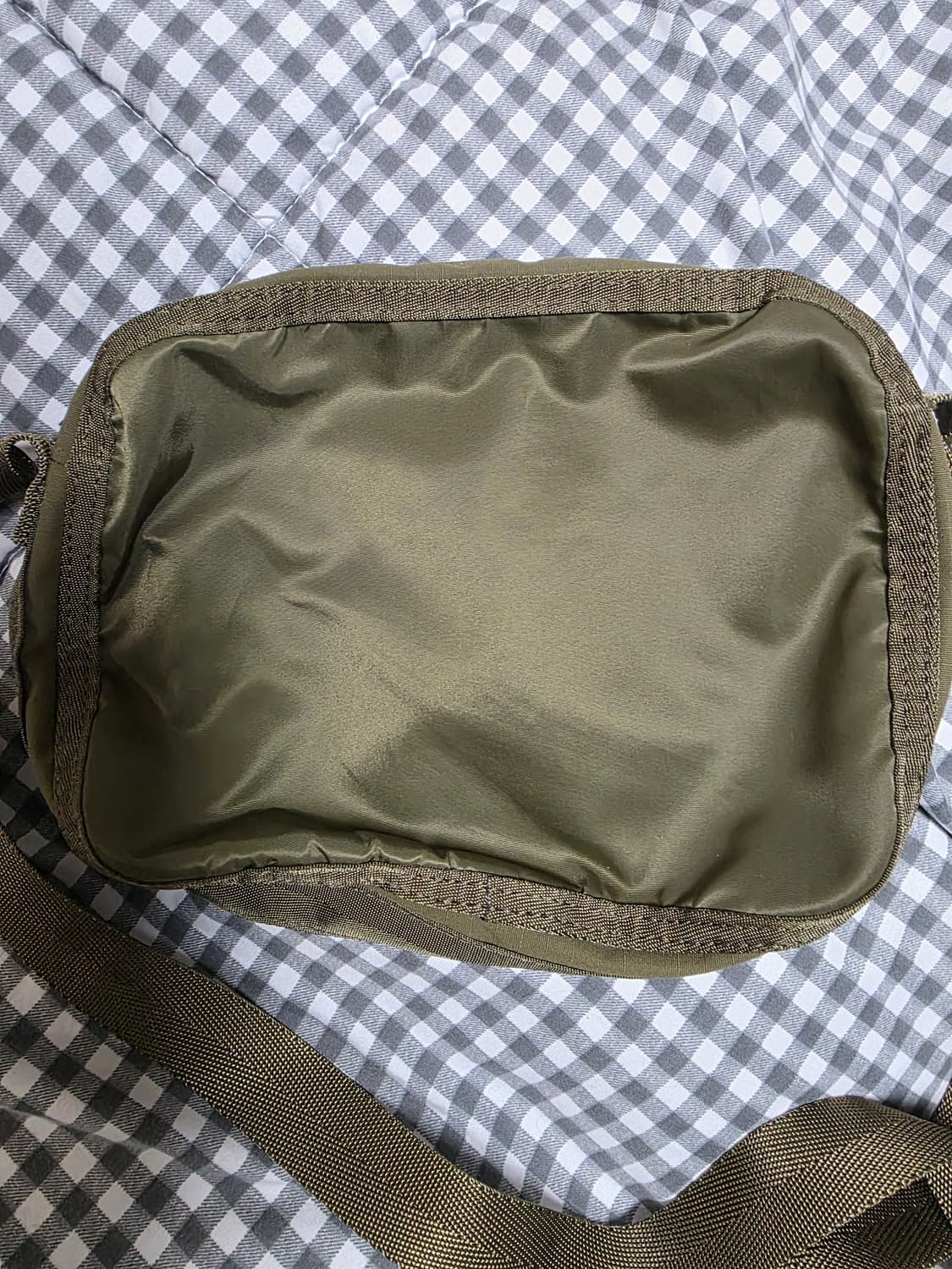 포터 프레임 숄더백 카키 상품이미지7