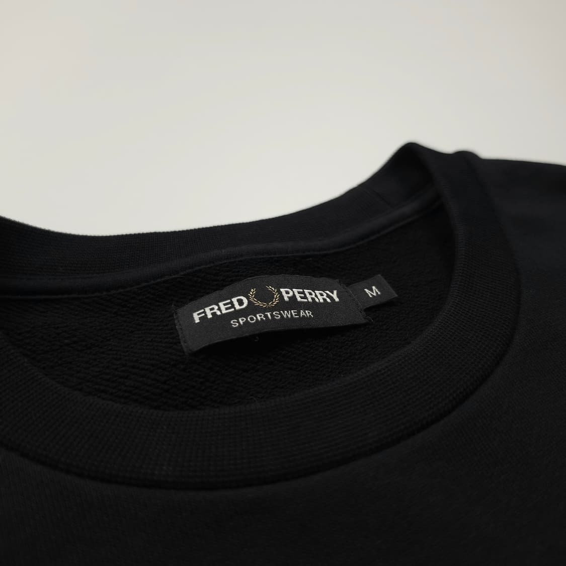 프레드페리 아카이브 자수 빅로고 블랙 맨투맨 (M) 상품이미지5