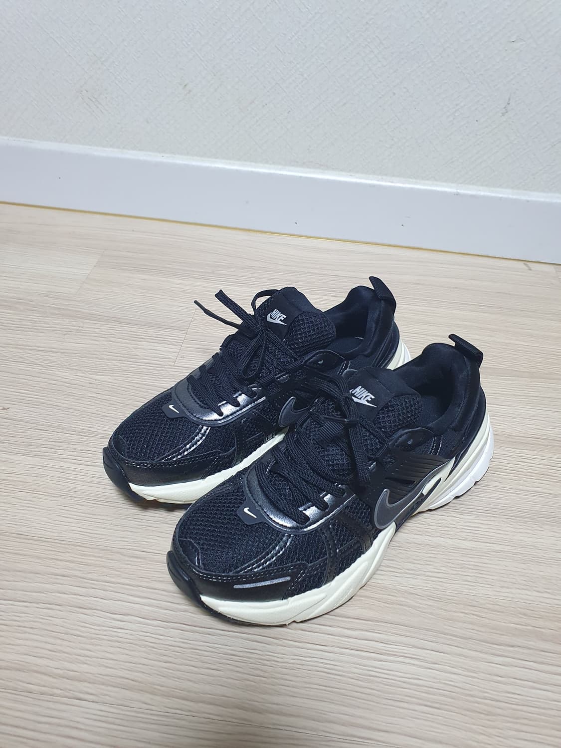 나이키 v2k 런 운동화 240 상품이미지4