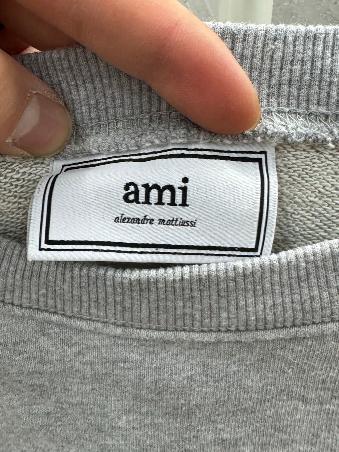아미 스몰하트 로고 맨투맨 그레이 M 상품이미지4