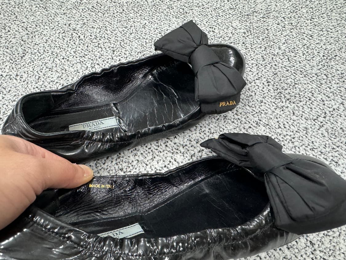 프라다 페이던트 리본 플랫슈즈 상품이미지4