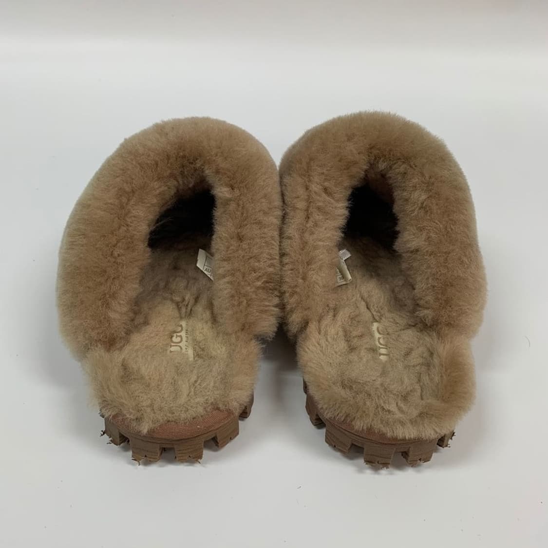 UGG 오즈웨어 양털 슬리퍼 체스트넛 250 상품이미지2