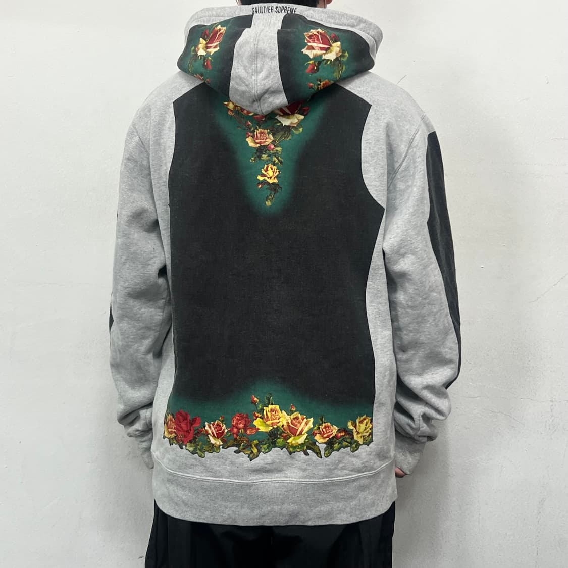 슈프림 x 장폴고티에 19ss 플로럴 프린티드 후디 상품이미지4