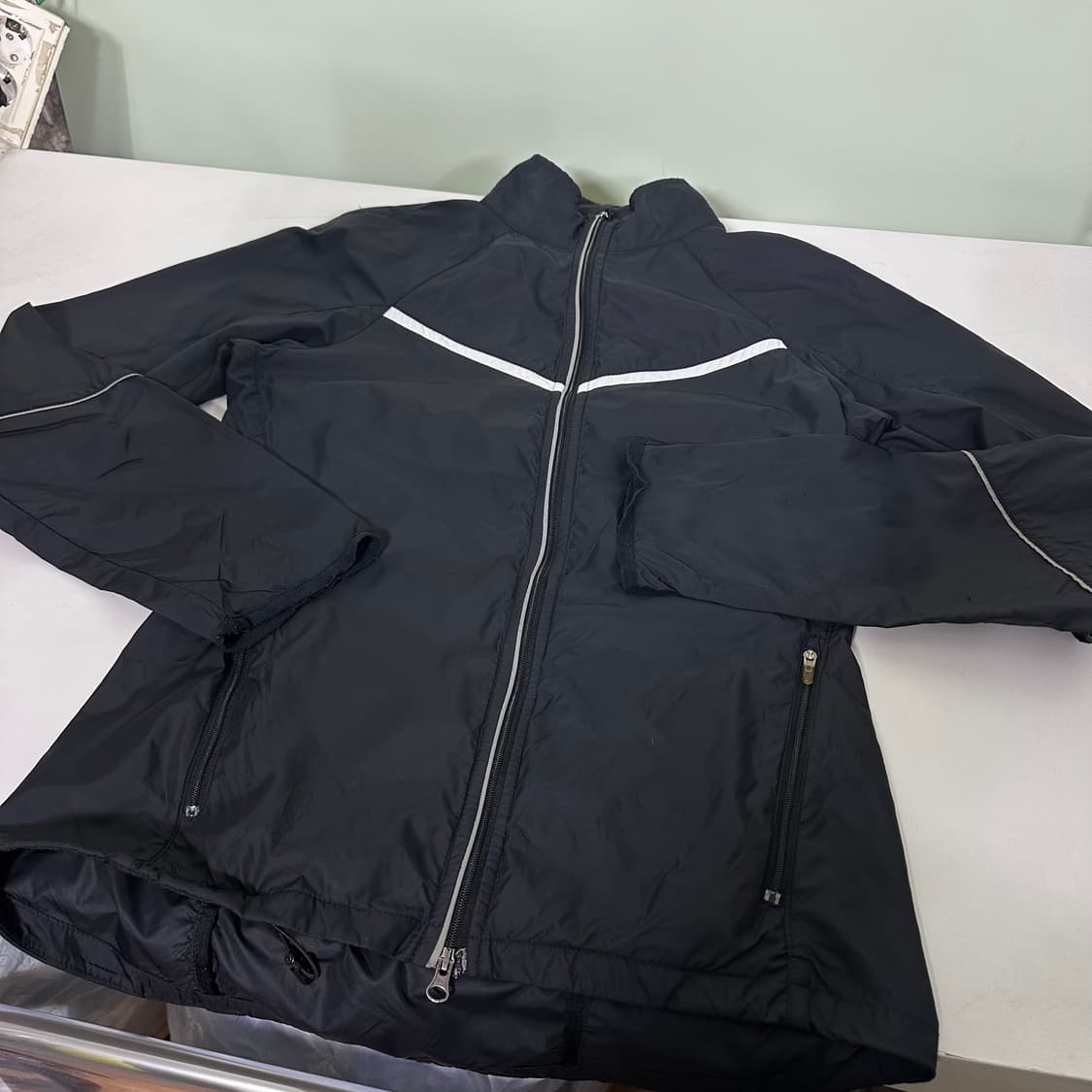 우먼S 나이키런닝 블랙 스카치 트레이닝 경량런닝바막 상품이미지2