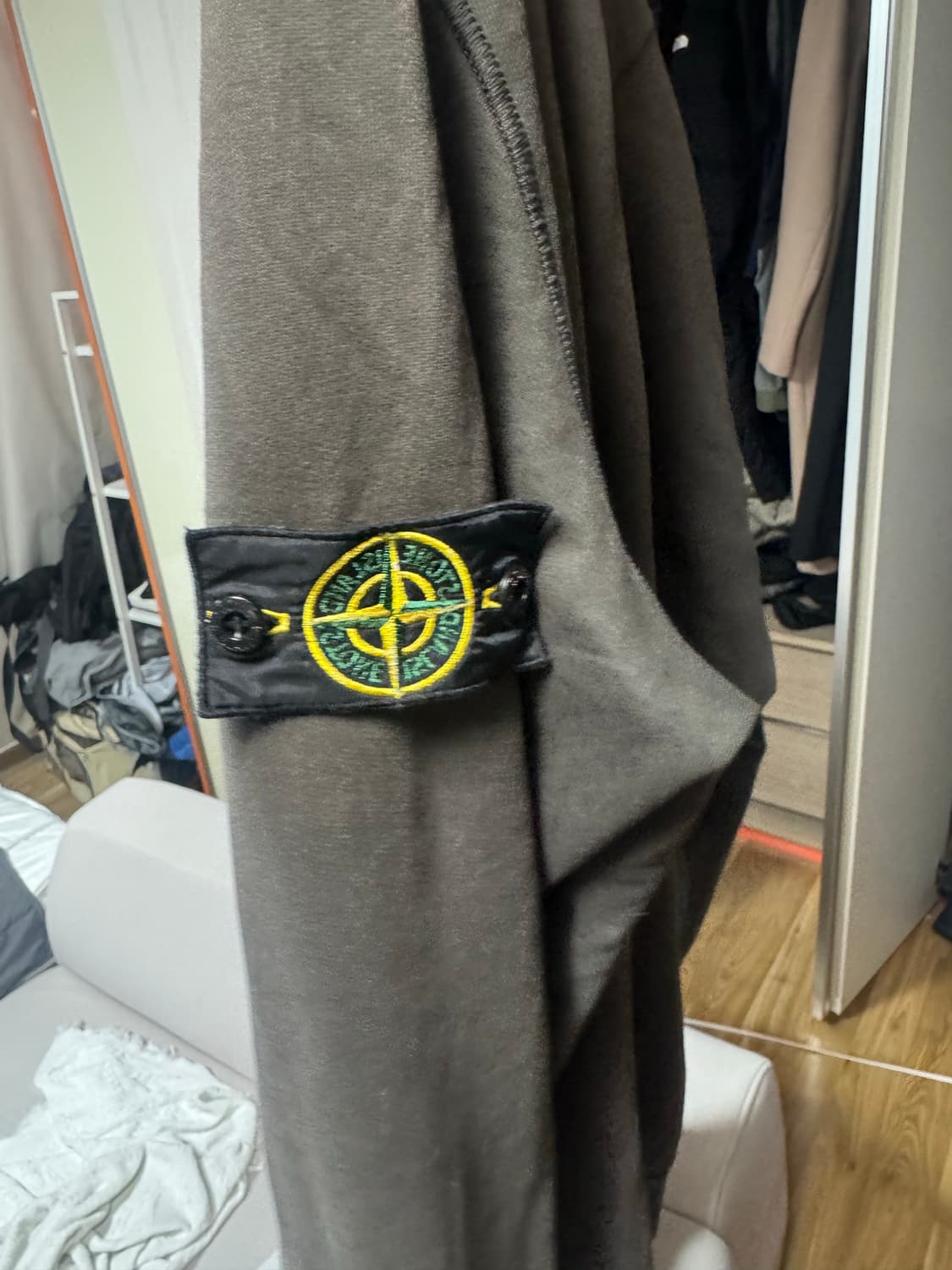 스톤아일랜드 맨투맨 카키그레이 xxl 2xl 상품이미지2