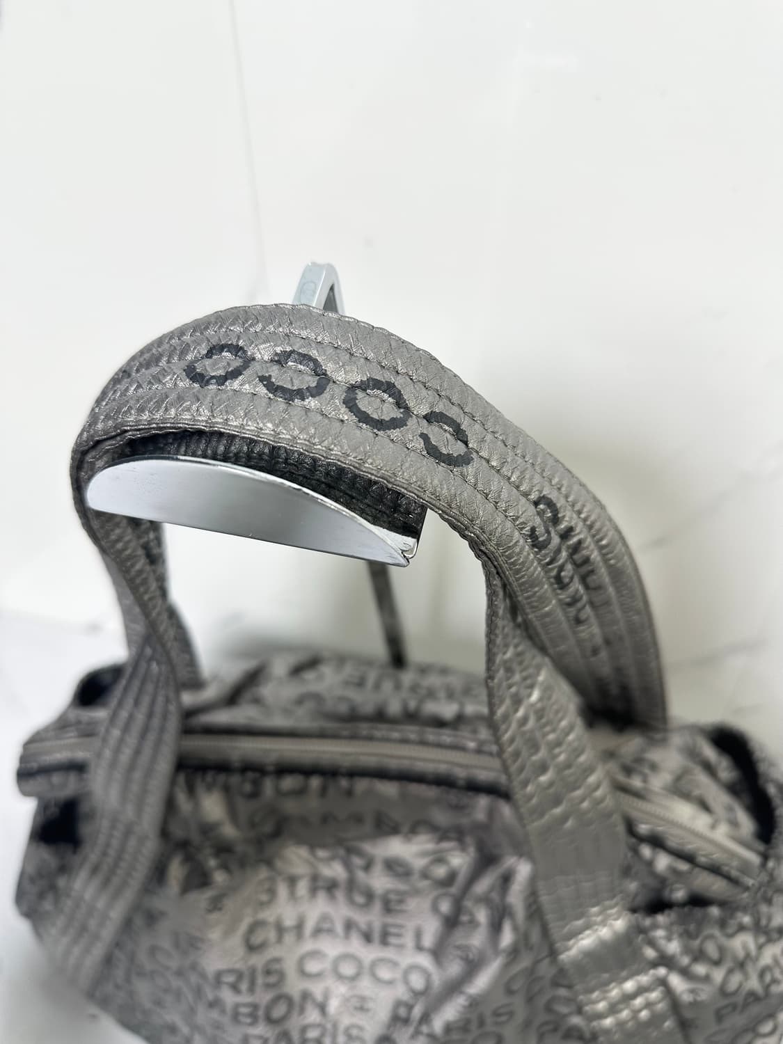 [A 정품] 샤넬 크루즈 토트 숄더백 실버 상품이미지6