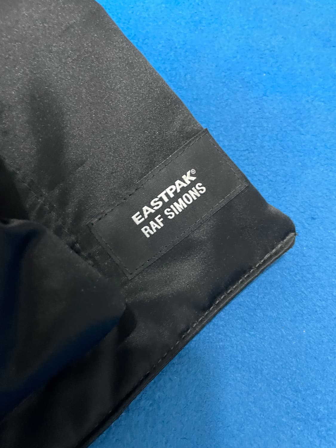 라프시몬스 이스트팩 포스터 백팩 상품이미지4