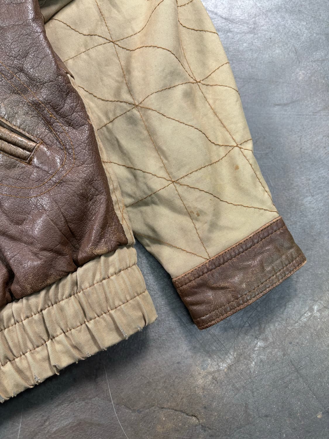 빈티지 레더 믹스 봄버 자켓 상품이미지4