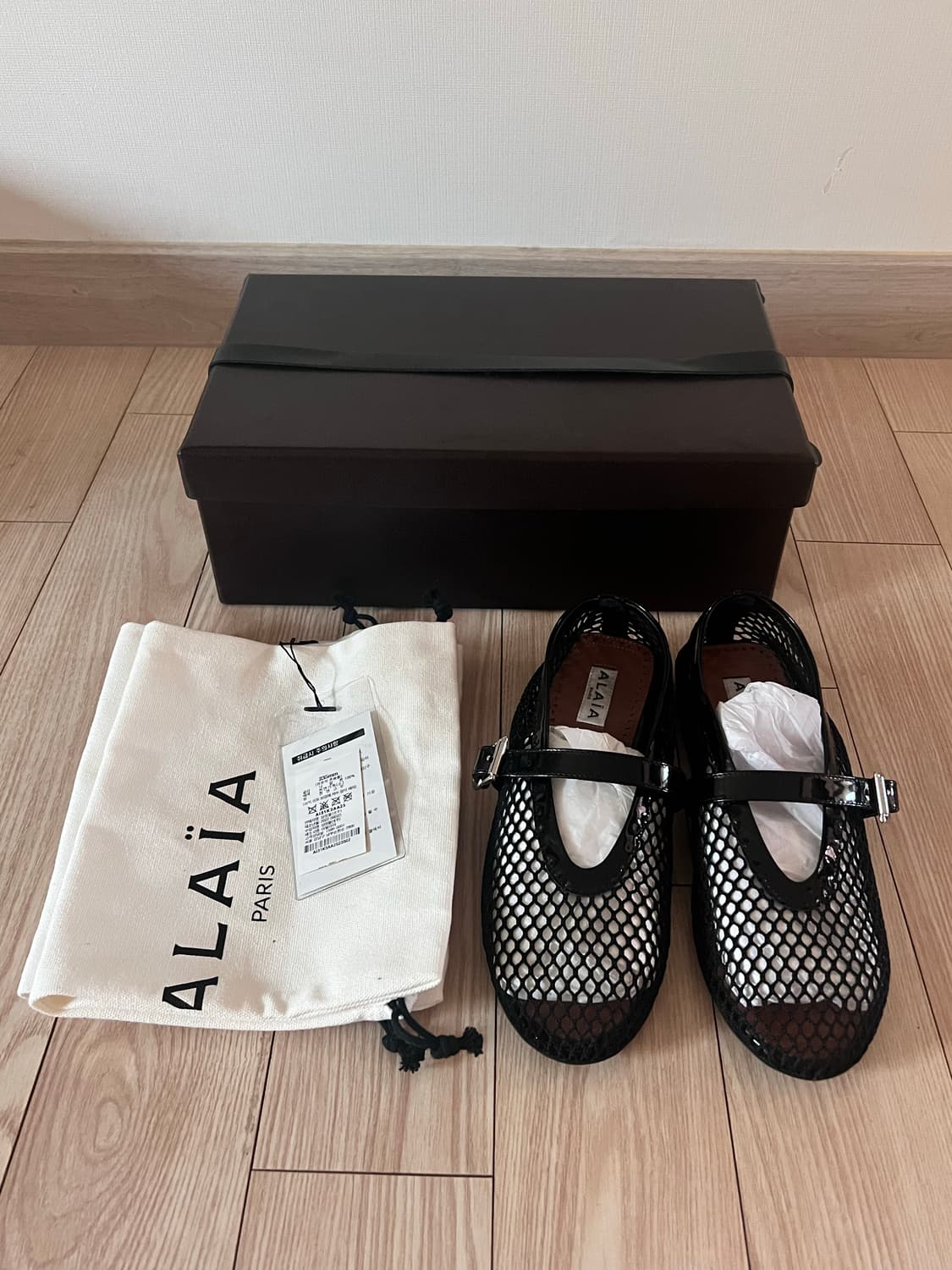 알라이아 피쉬넷 플랫슈즈 상품이미지1