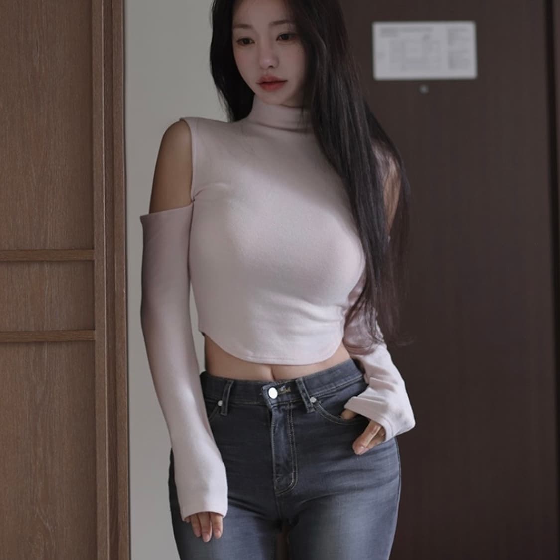 카인다미 앙고라 오프숄더 반폴라 긴팔 니트 베이비핑크 상품이미지1