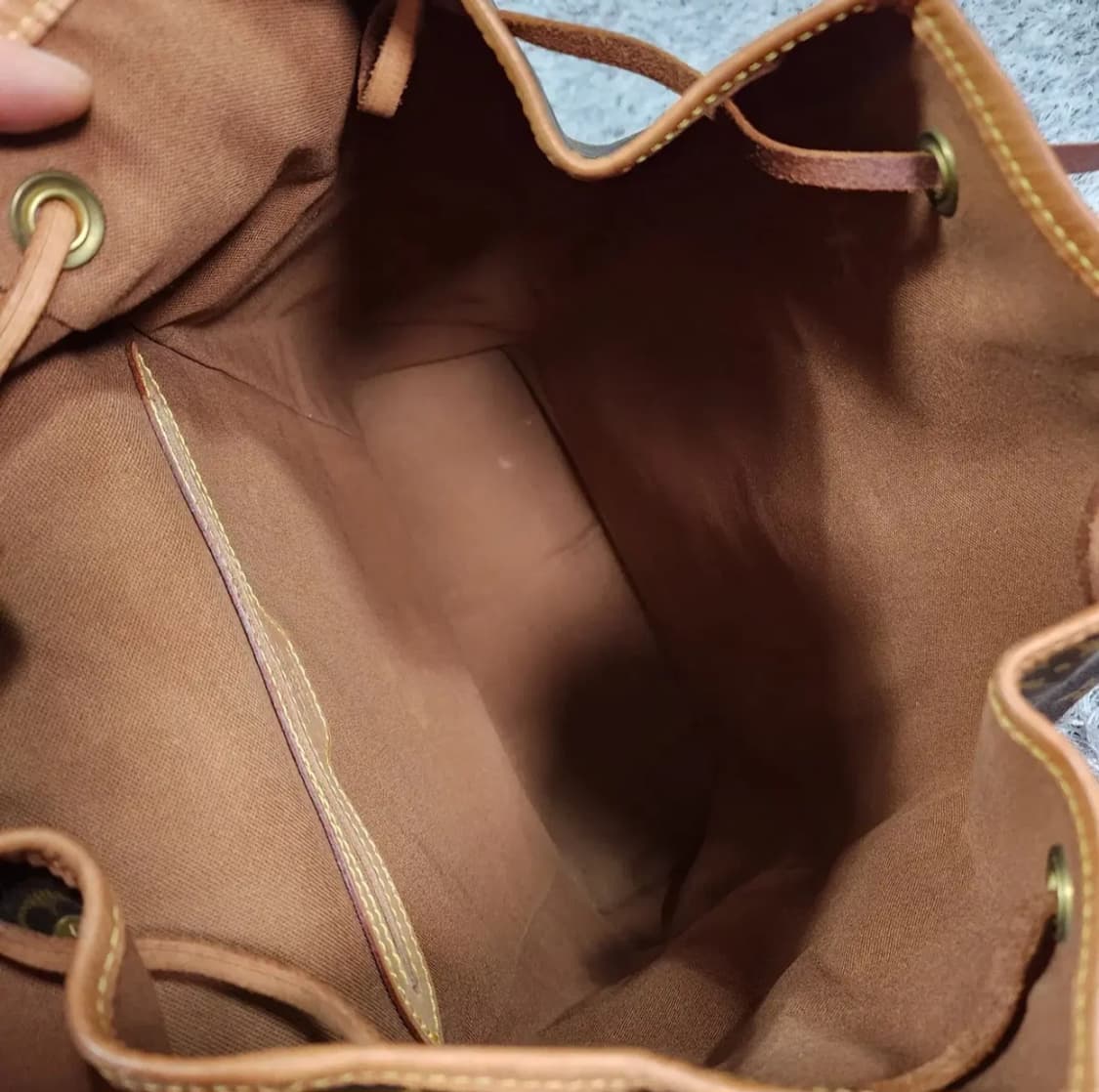 루이비통 모노그램 몽수리 GM 백팩 상품이미지9