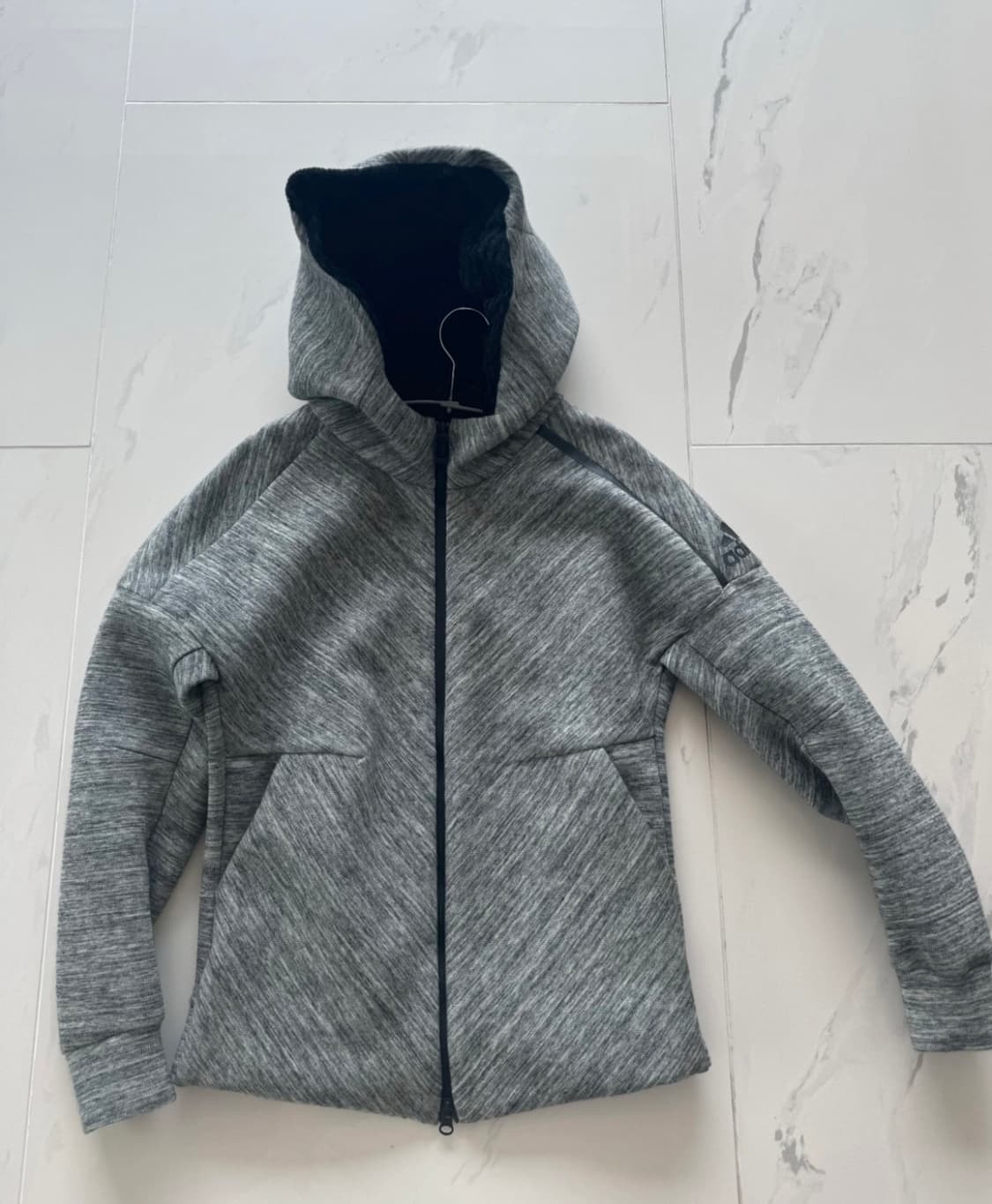 아디다스 zne 로드 트립 후디 상품이미지1