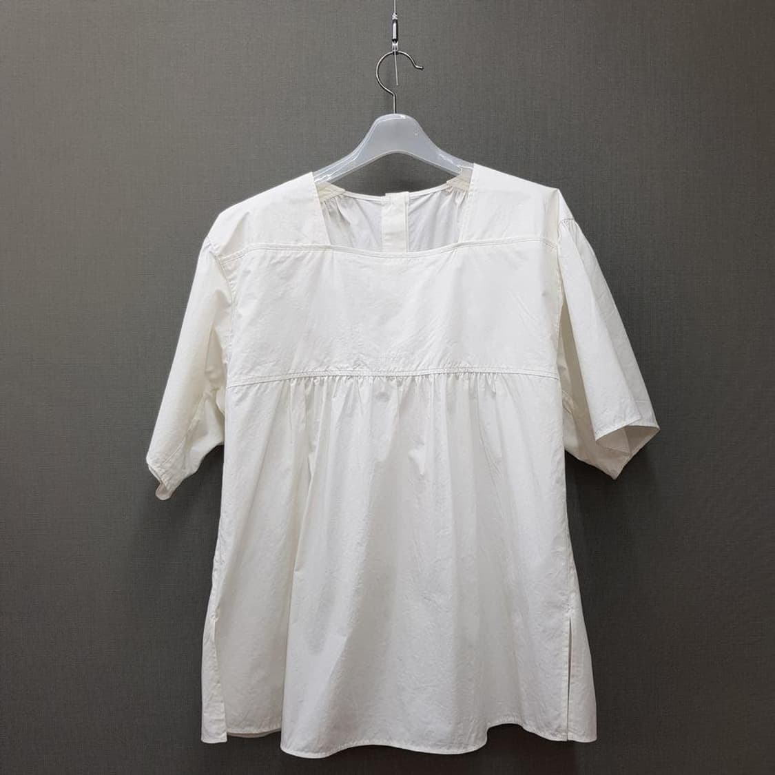 한섬 시스템 2025 백버튼 베이비돌 블라우스 82-94-160사이즈 상품이미지2