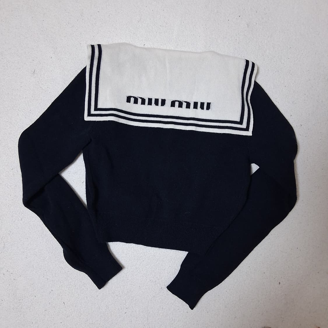 미우미우 캐시미어 세일러 카라 니트 가디건 상품이미지3