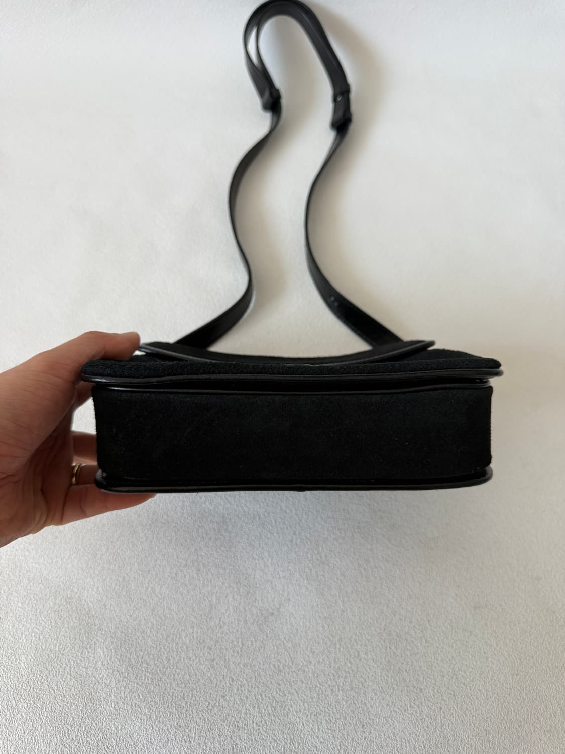 나띵리튼(Nothing written) 스웨이드&레더 크로스백 상품이미지5