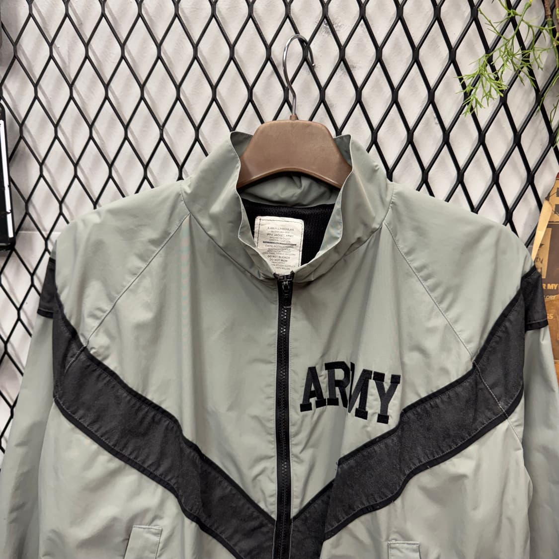 XS/R 90s IPFU 1세대 US ARMY 오리지널 V스카치 바람막이 상품이미지3