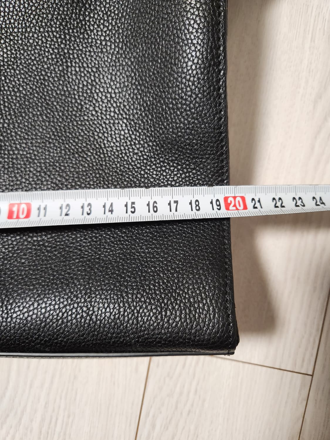 미사용) 빈폴ACC 블랙 엘로이 세로 메신저백 미니 BE78D2M055
 상품이미지3