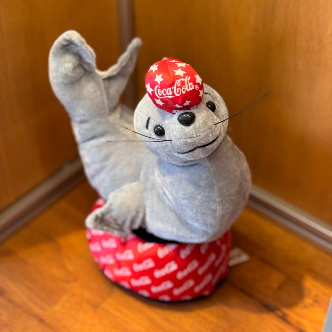 [Coca-Cola] Seal Juggling Ball Plush 상품이미지2