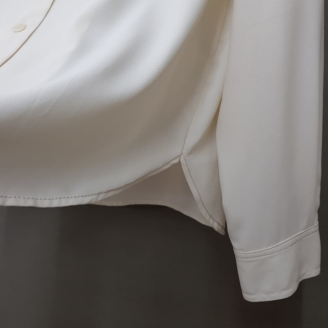 LUCKY CHOUETTE 럭키슈에뜨 자수 포인트 셔츠 36사이즈 상품이미지4